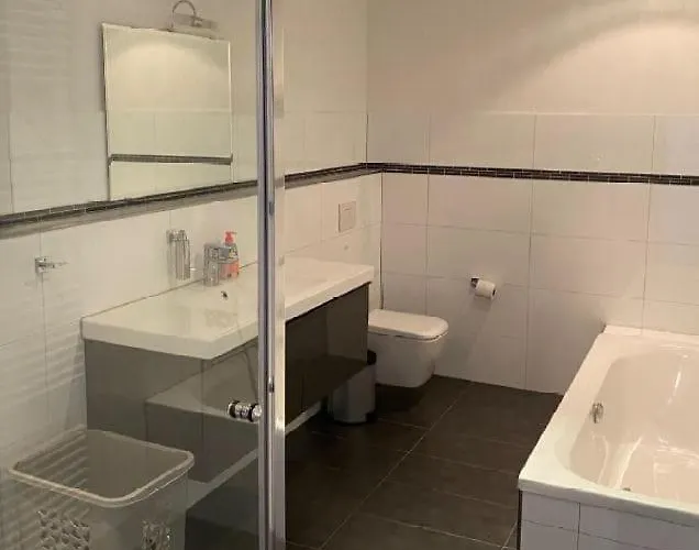 Feel Comfortable In Peace At Erfurt's New Gates Daire Erfurt